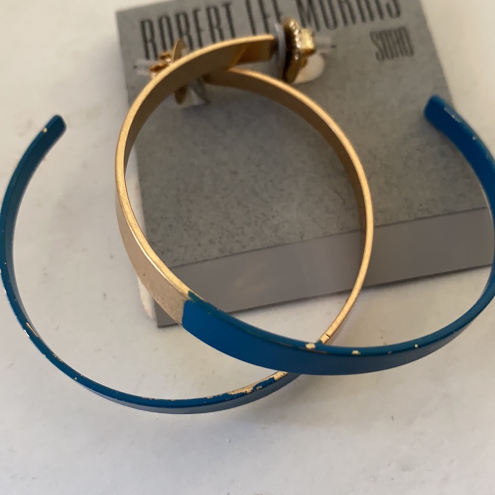 Earrings - Picture 2 of 3